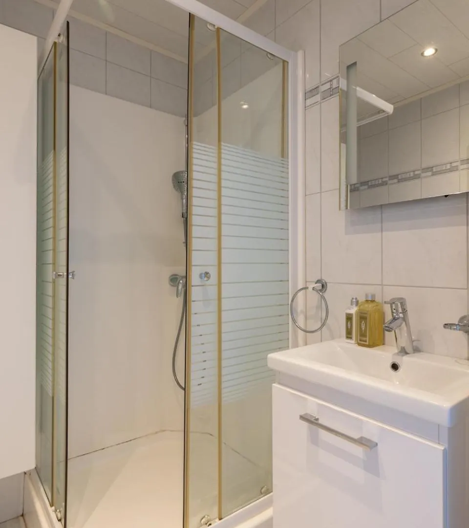 Modern Apartment With Seaview T8 Ostend