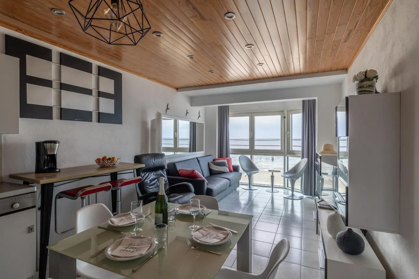 Modern Apartment With Seaview T8 Ostend 0*,  Belgium